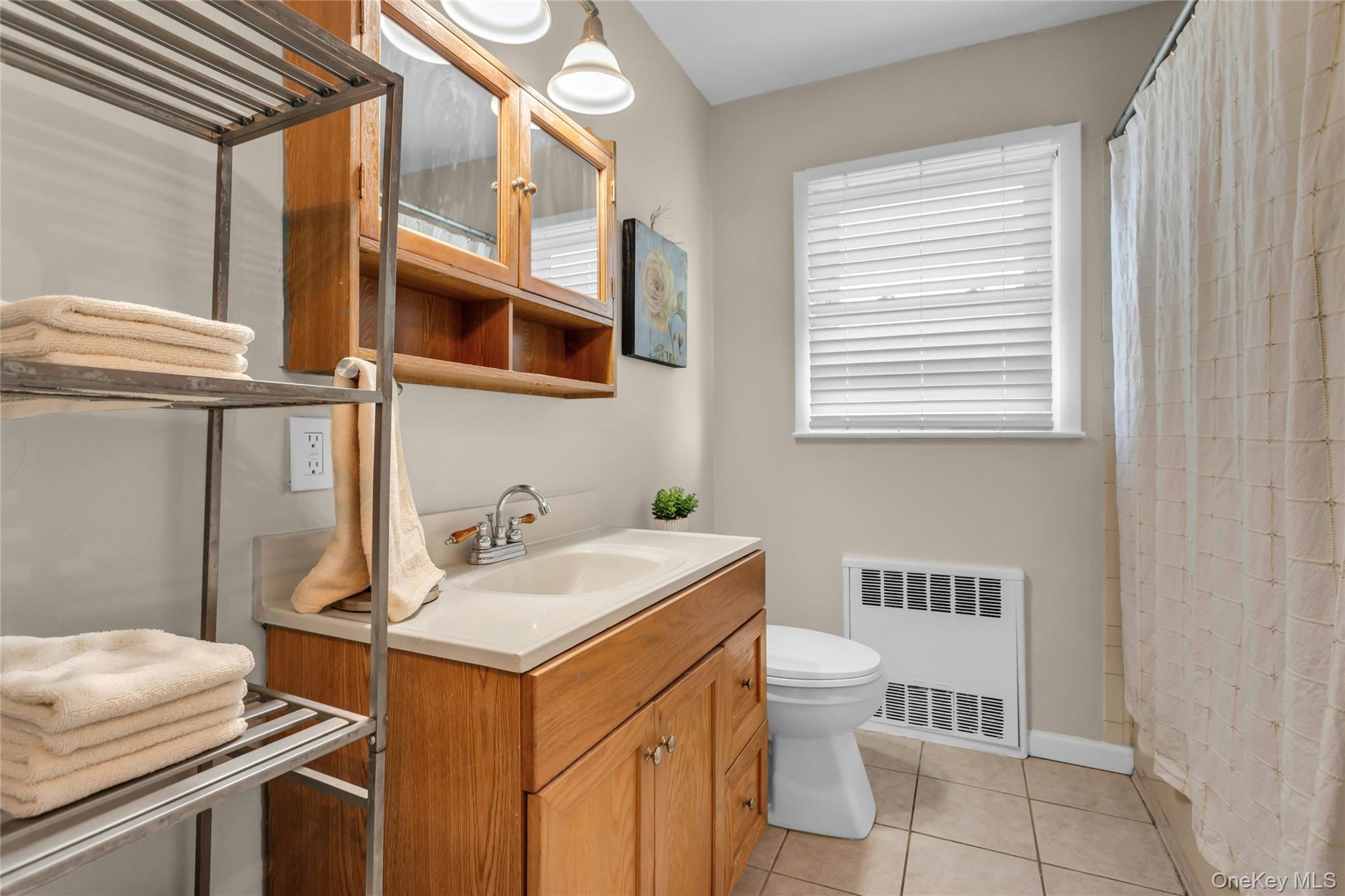 #15 photo, 247 Division Avenue, ناسو Massapequa , NY 11758