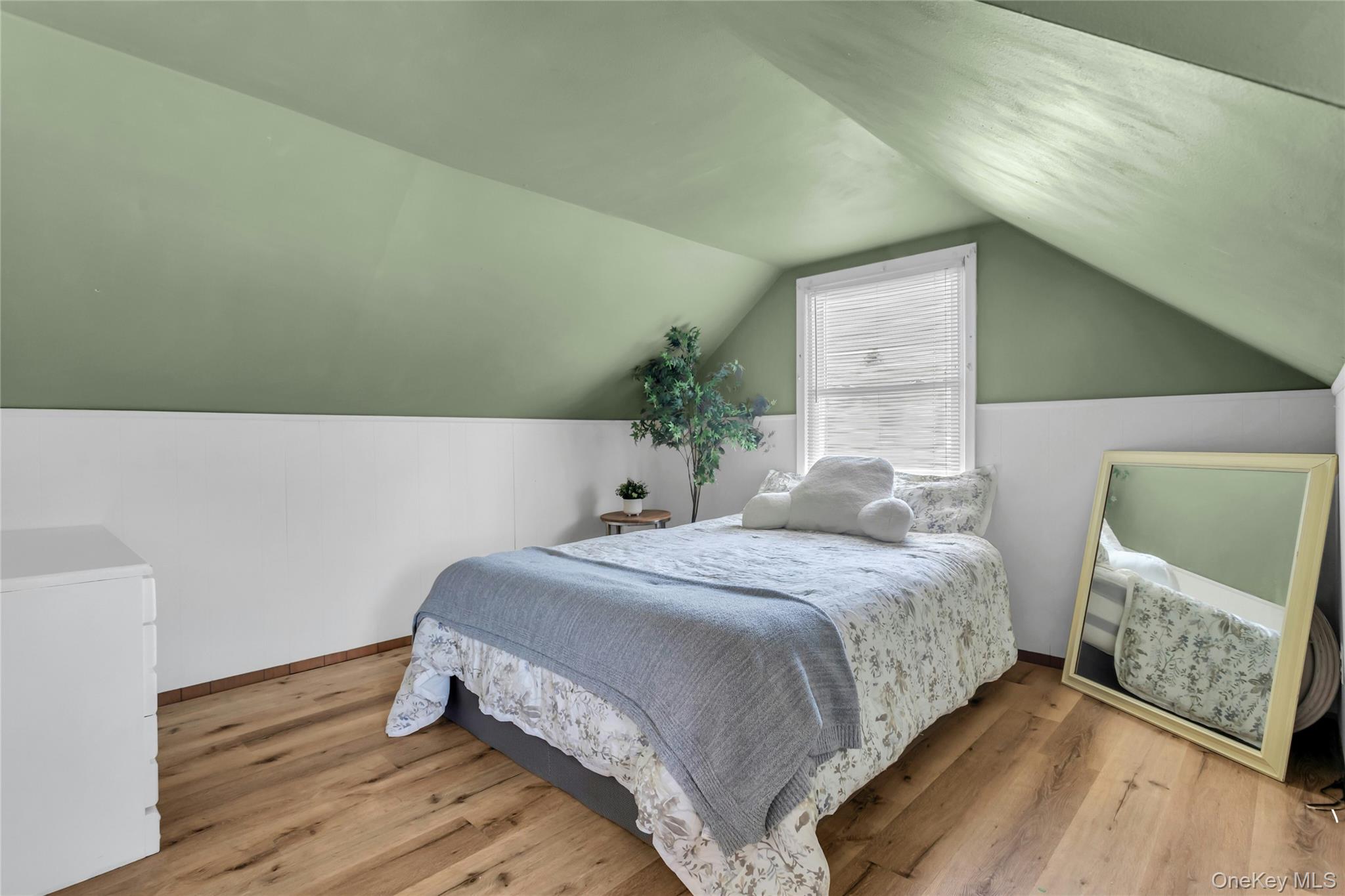 #16 photo, 247 Division Avenue, ناسو Massapequa , NY 11758