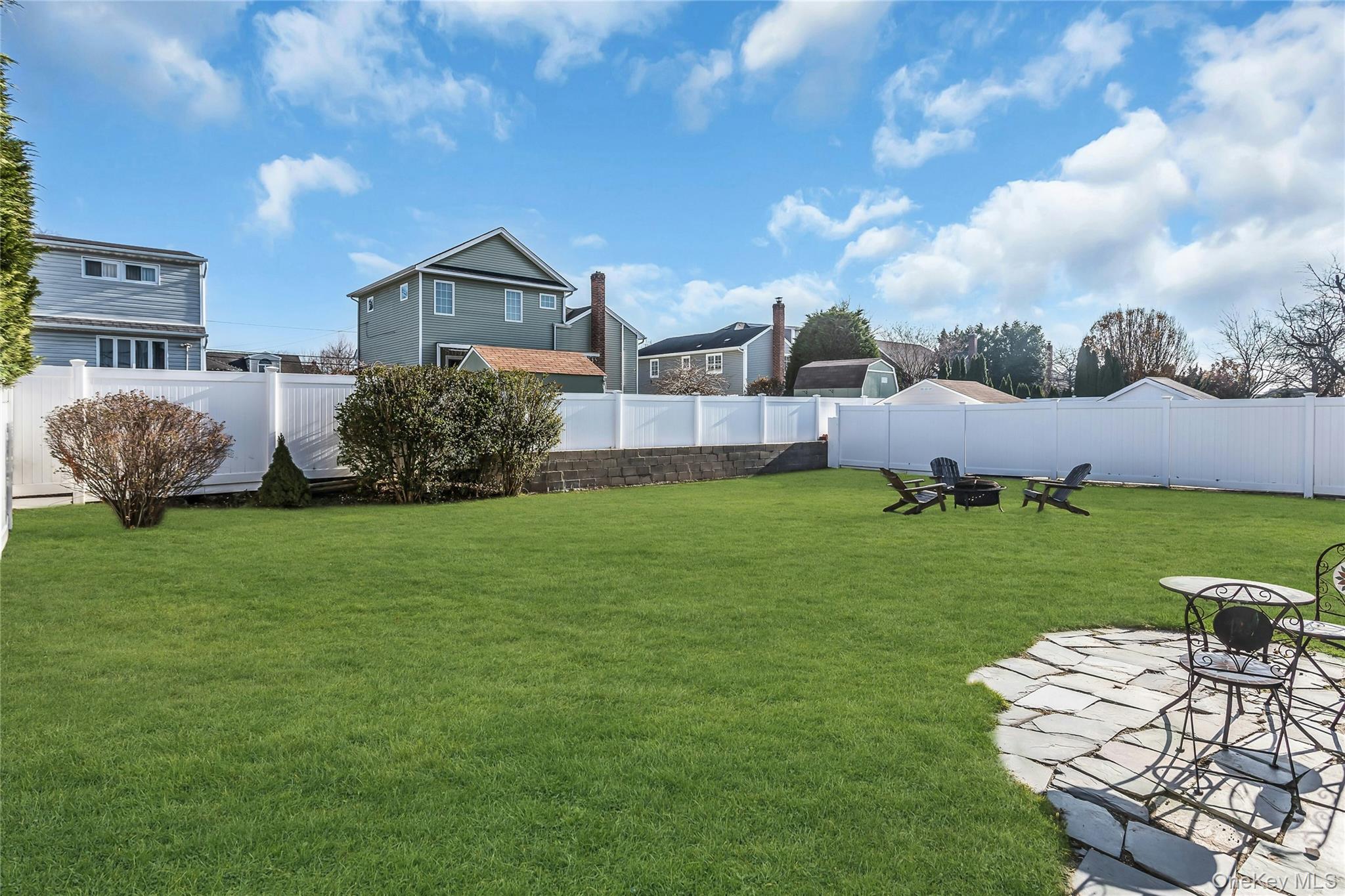 #20 photo, 247 Division Avenue, ناسو Massapequa , NY 11758