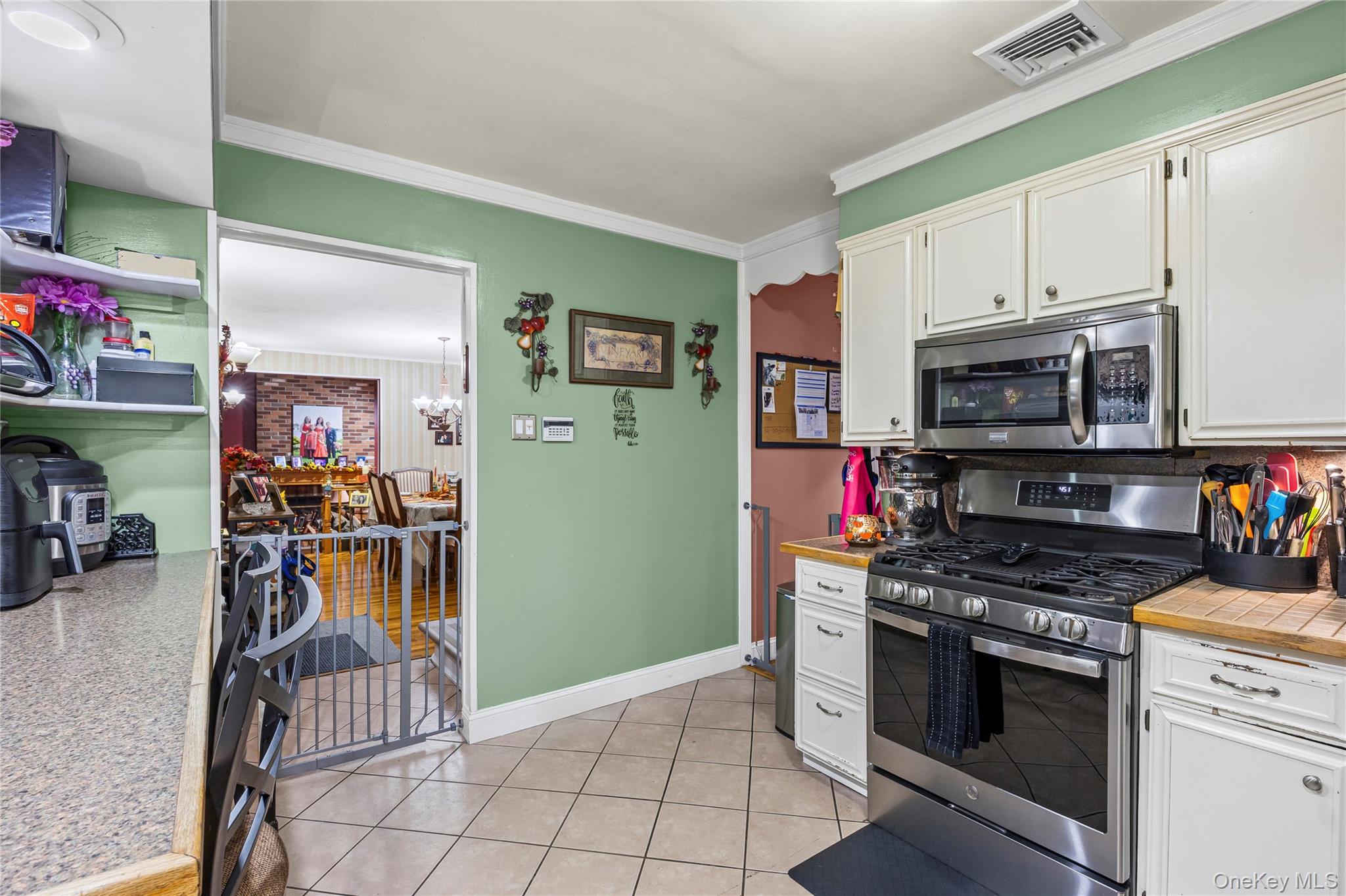 #6 photo, 2906 Lawrence Drive, Wantagh , NY 11793