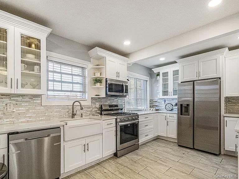 #18 photo, 11601 221st Street, Cambria Heights , NY 11411