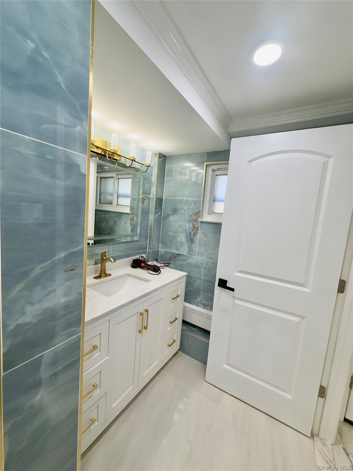 #12 photo, - Paula Street, हिक्सविले Hicksville , NY 11801