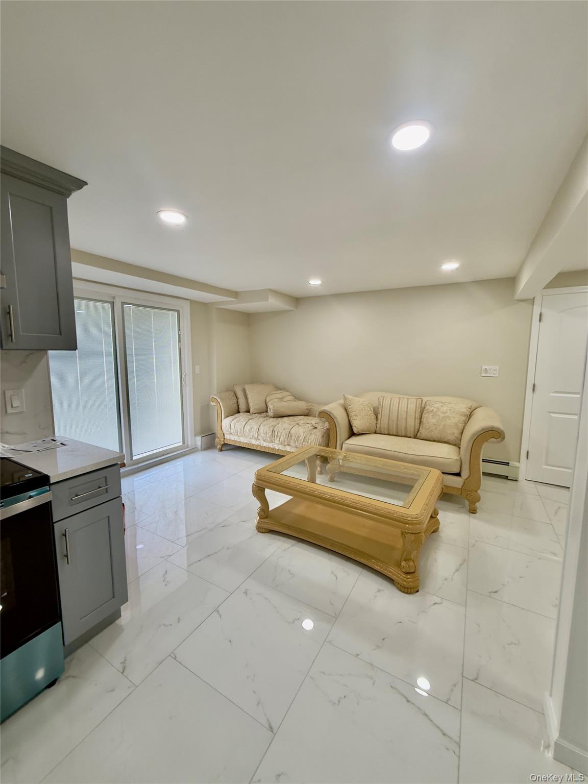 #4 photo, - Paula Street, हिक्सविले Hicksville , NY 11801