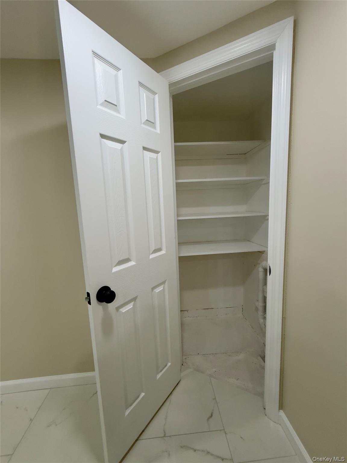 #6 photo, - Paula Street, हिक्सविले Hicksville , NY 11801