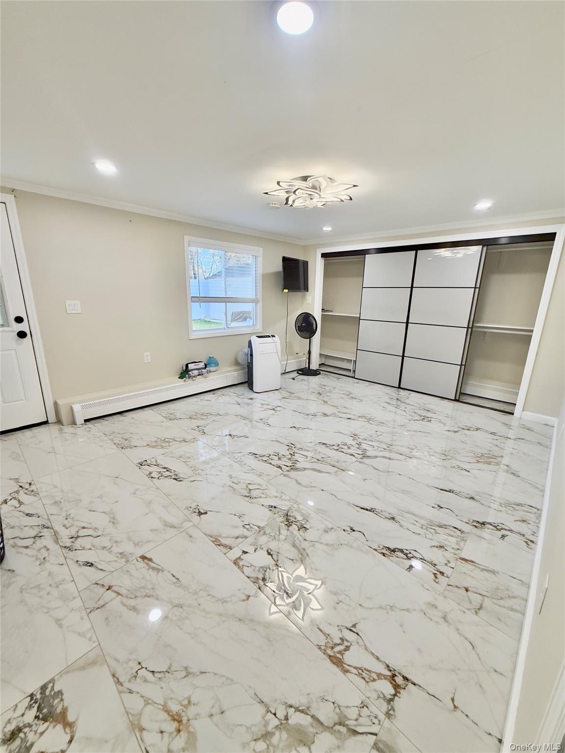 #7 photo, - Paula Street, हिक्सविले Hicksville , NY 11801