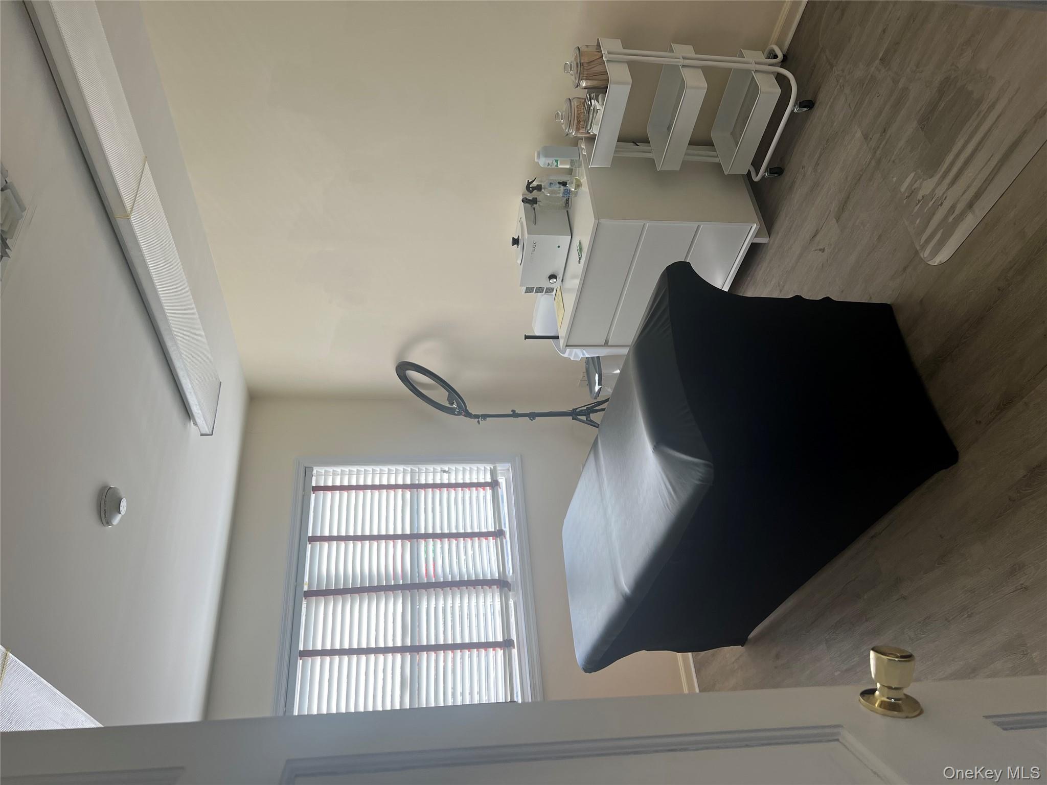 #1 photo, 409 Patchogue Road, 롱 아일랜드 Port Jefferson Station , NY 11776