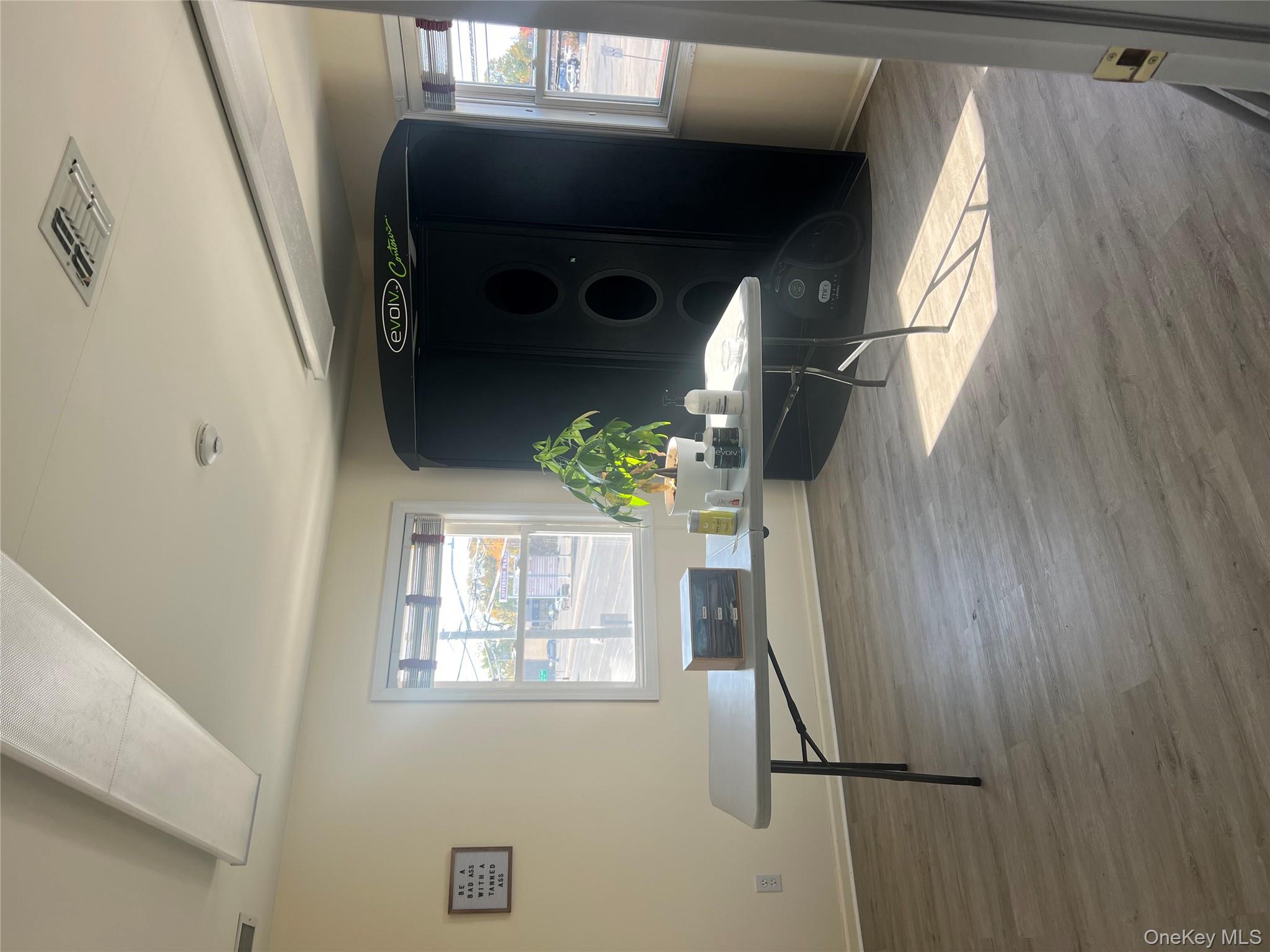 #2 photo, 409 Patchogue Road, 롱 아일랜드 Port Jefferson Station , NY 11776