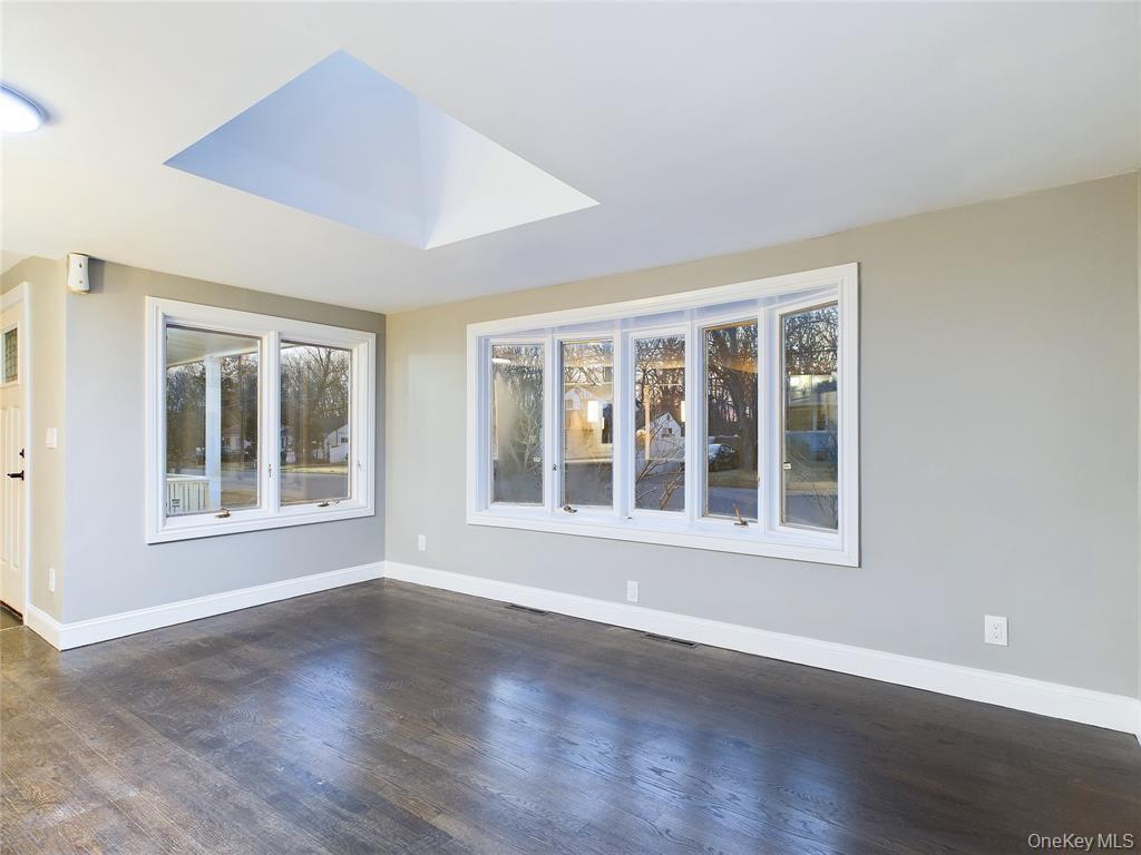 #14 photo, 115 Clinton Avenue, Саффолк ‖ Patchogue , NY 11772