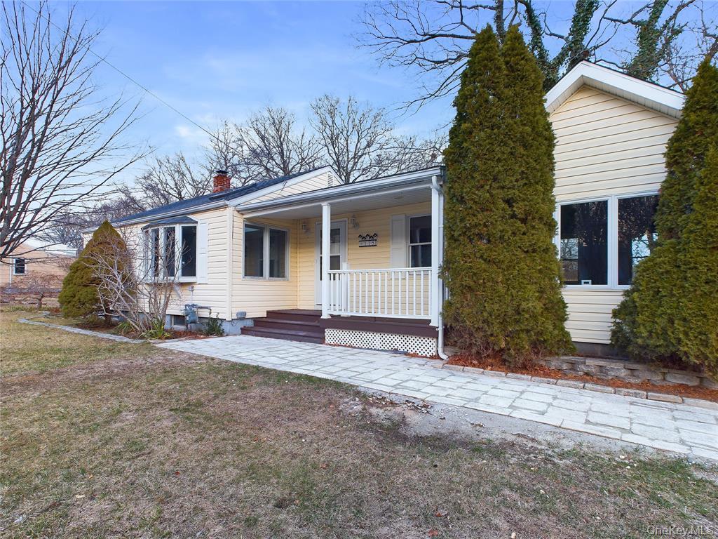 #2 photo, 115 Clinton Avenue, Саффолк ‖ Patchogue , NY 11772