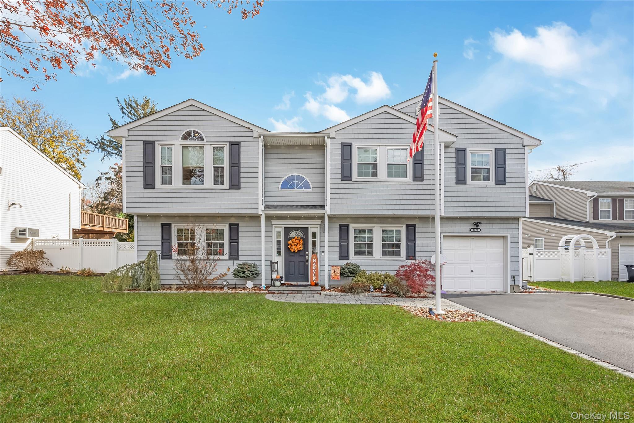 #1 photo, 1291 Boston Avenue, Bay Shore , NY 11706