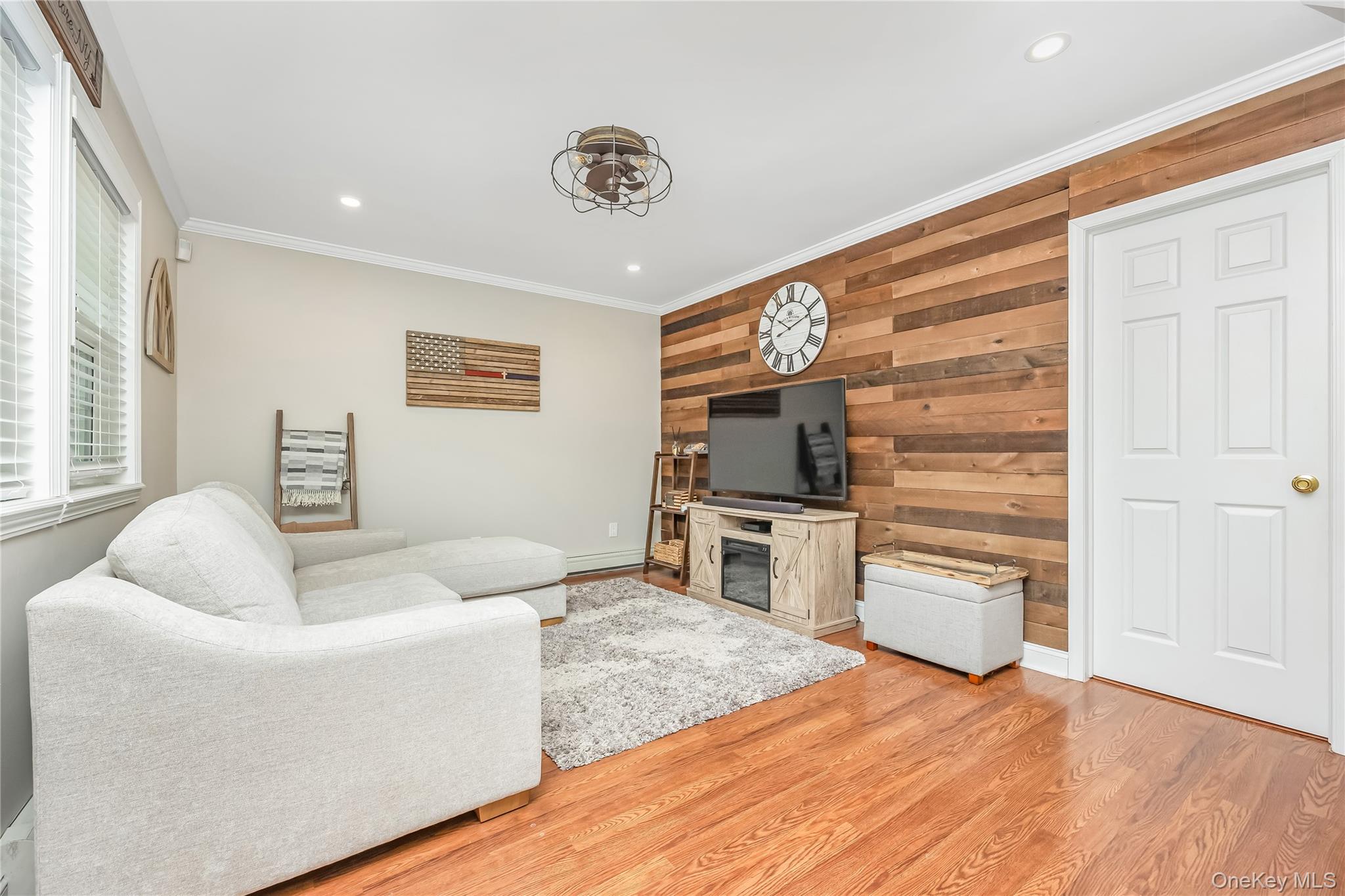 #4 photo, 1291 Boston Avenue, Bay Shore , NY 11706