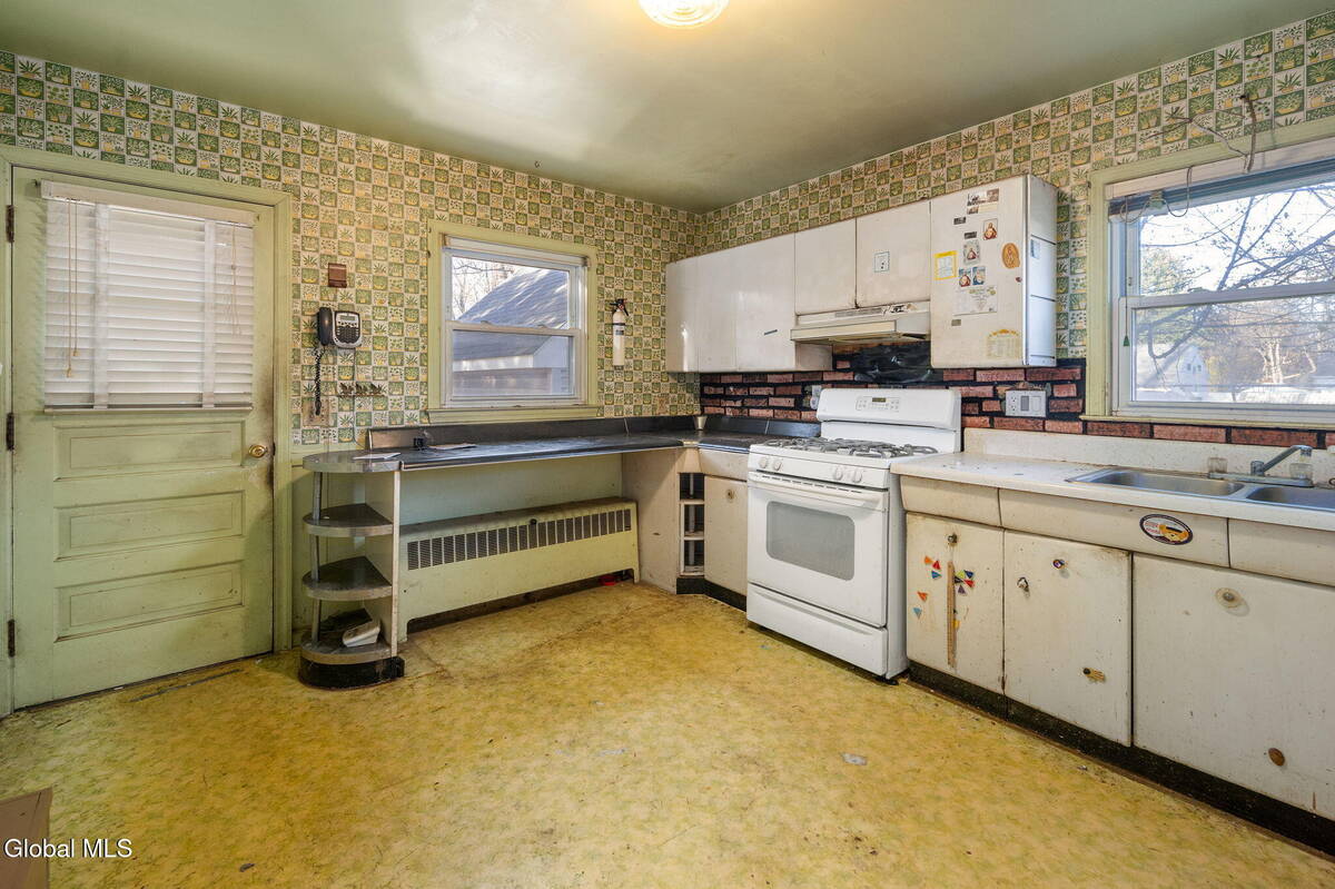 #12 photo, 829 Troy-Schenectady Road, Colonie , NY 12110