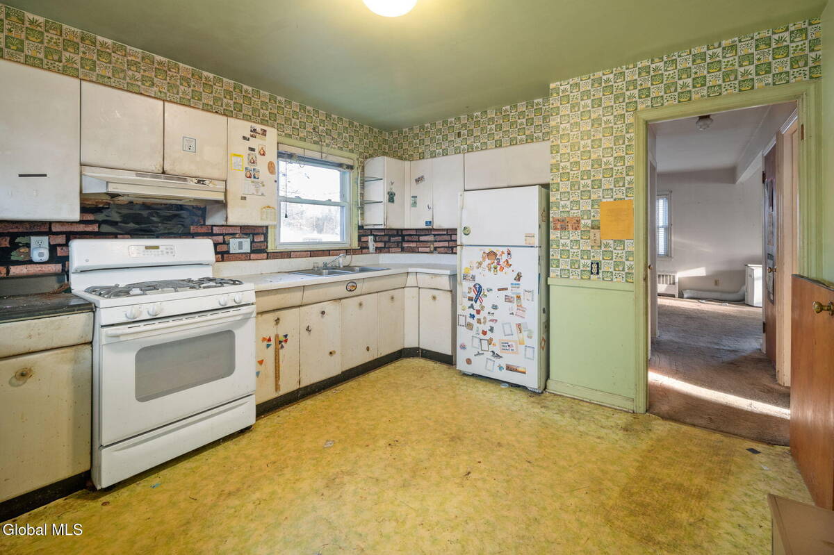 #13 photo, 829 Troy-Schenectady Road, Colonie , NY 12110