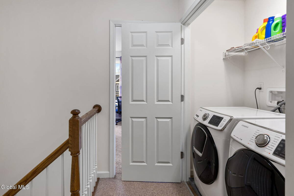 #29 photo, 2 Birch Court, North Greenbush , NY 12180