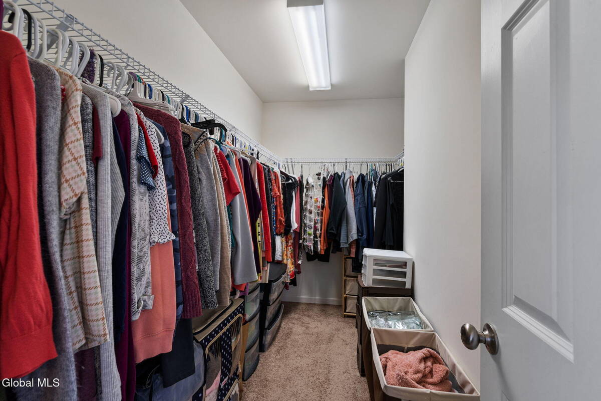 #41 photo, 2 Birch Court, North Greenbush , NY 12180