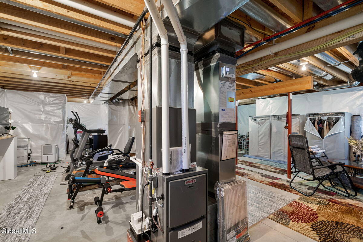 #43 photo, 2 Birch Court, North Greenbush , NY 12180