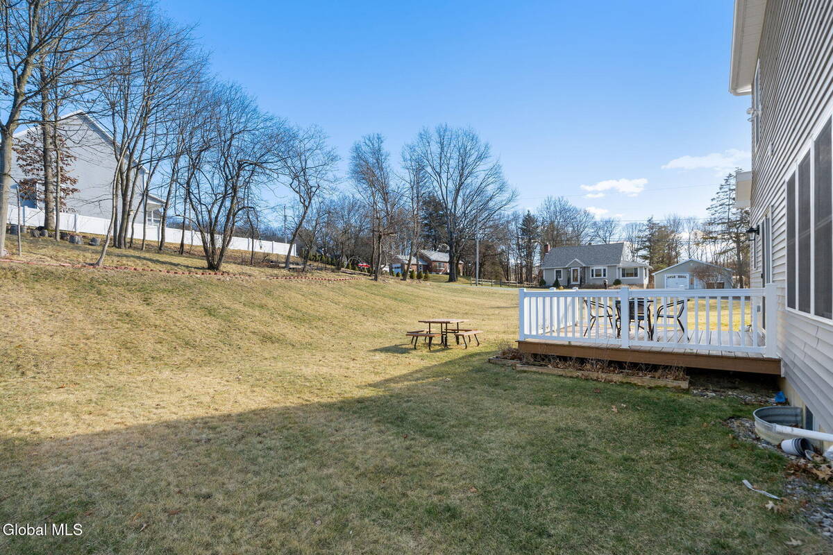 #50 photo, 2 Birch Court, North Greenbush , NY 12180