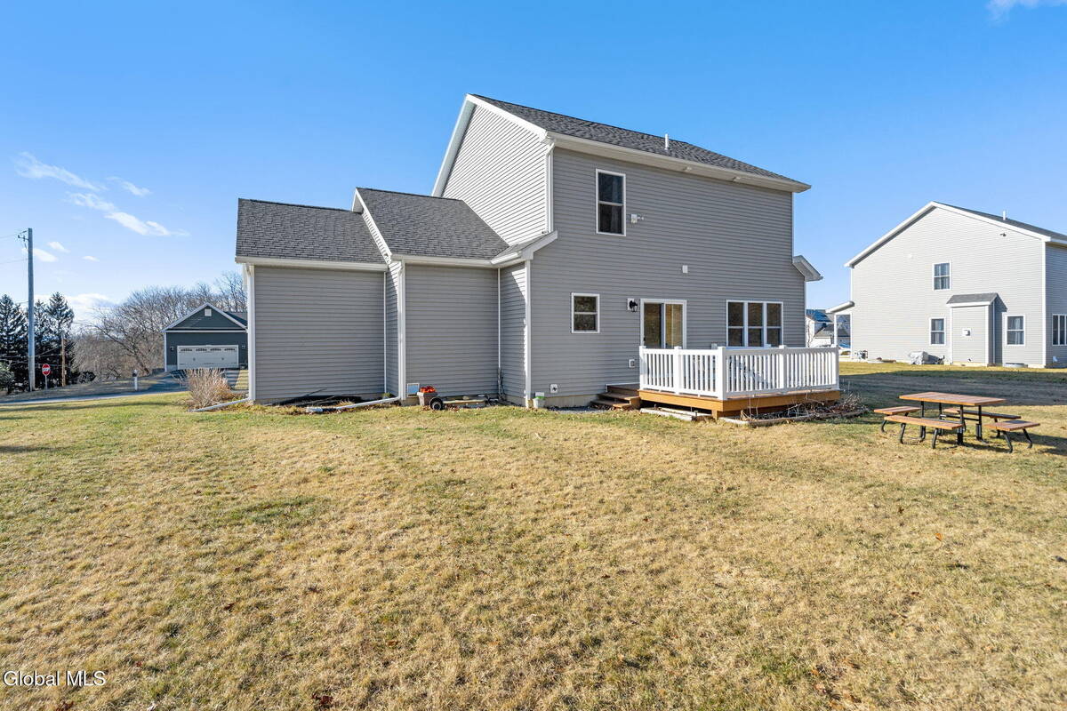 #51 photo, 2 Birch Court, North Greenbush , NY 12180