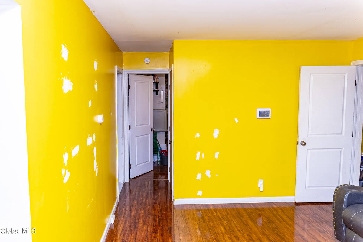 #11 photo, 160 Shaker Road, Albany , NY 12211