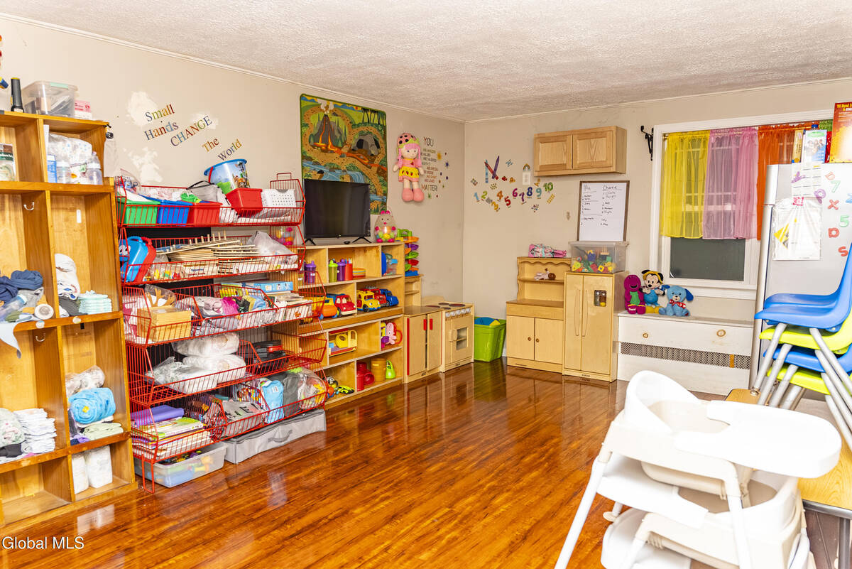 #14 photo, 160 Shaker Road, Albany , NY 12211