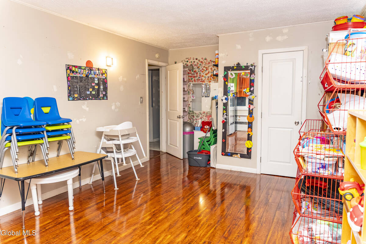 #16 photo, 160 Shaker Road, Albany , NY 12211