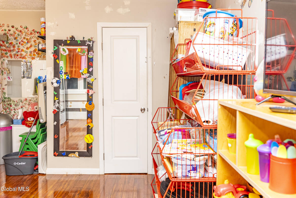 #17 photo, 160 Shaker Road, Albany , NY 12211