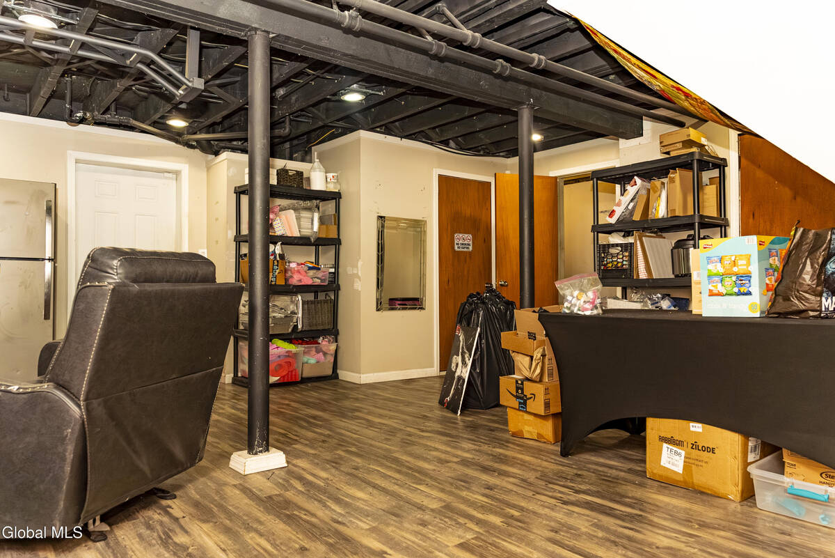 #27 photo, 160 Shaker Road, Albany , NY 12211