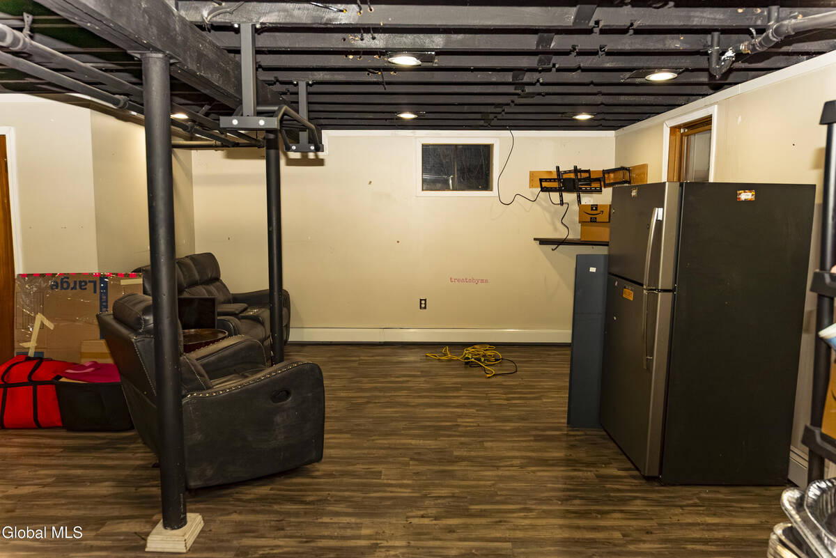 #28 photo, 160 Shaker Road, Albany , NY 12211