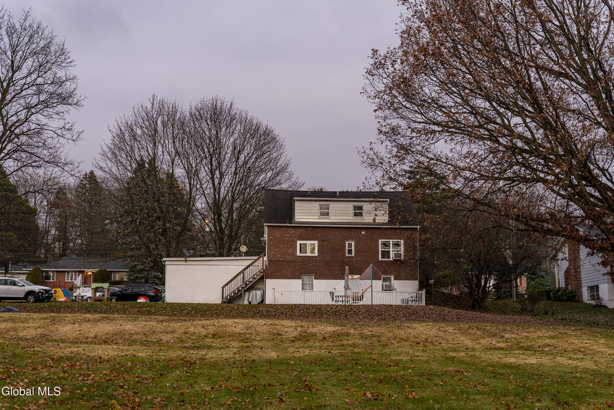 #3 photo, 160 Shaker Road, Albany , NY 12211