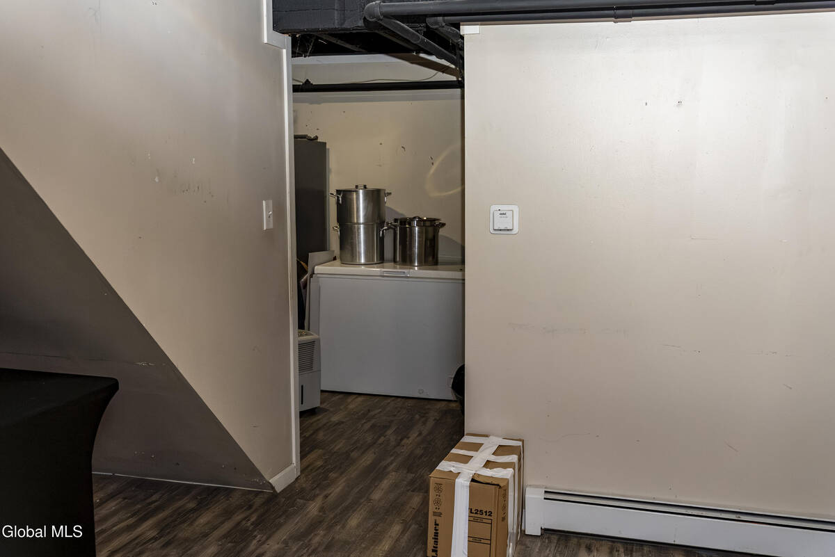 #33 photo, 160 Shaker Road, Albany , NY 12211