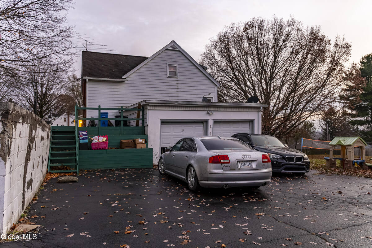 #5 photo, 160 Shaker Road, Albany , NY 12211