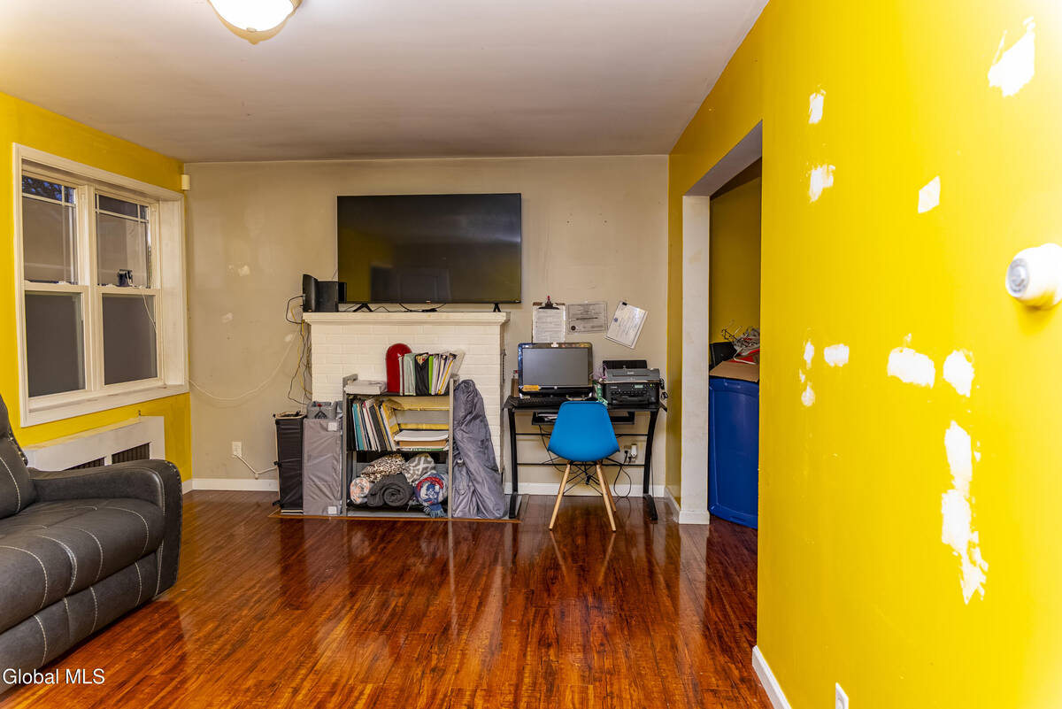 #7 photo, 160 Shaker Road, Albany , NY 12211