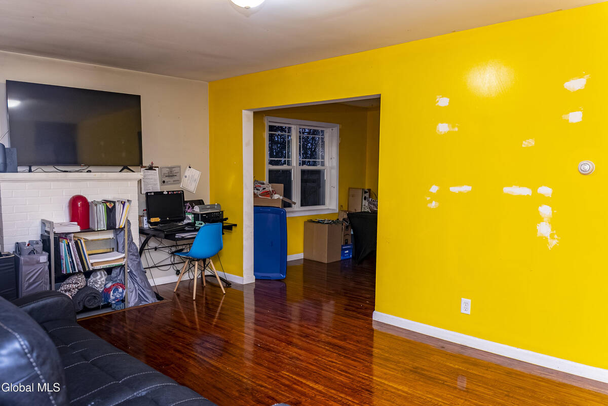 #9 photo, 160 Shaker Road, Albany , NY 12211