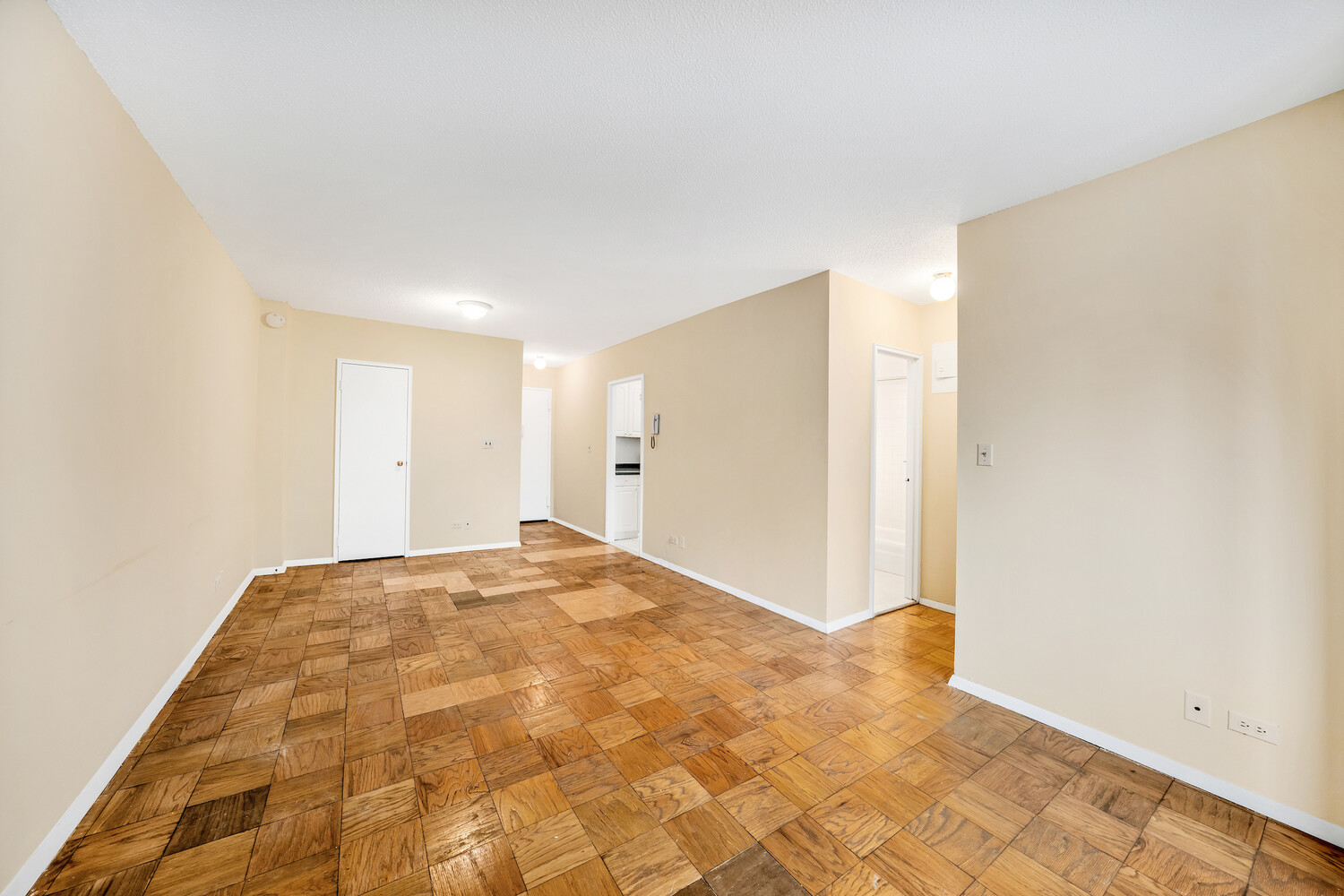 #3 photo, New York City, Yorkville , NY 10021