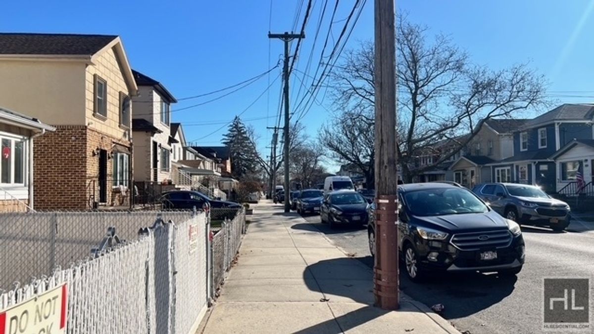 #12 photo, 2121 Kimball Street, Marine Park , NY 11234