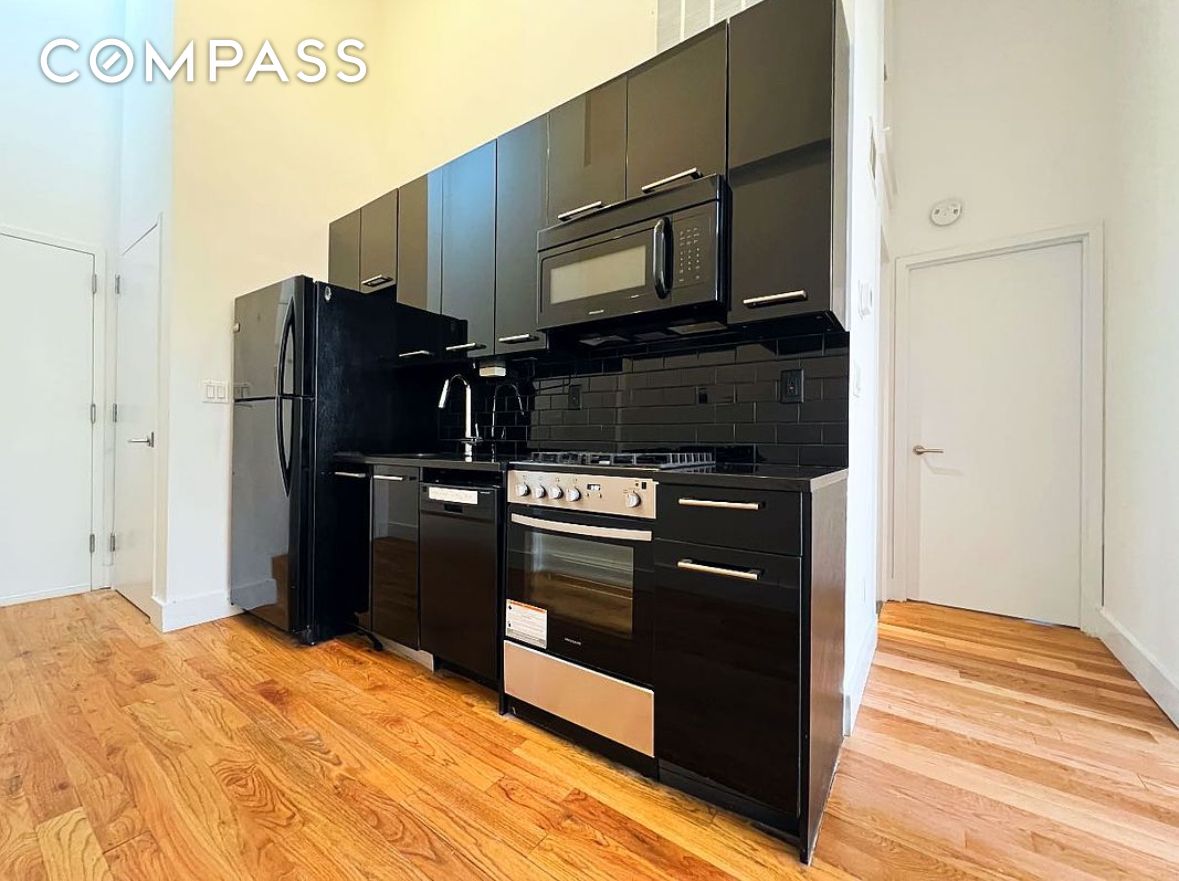 #4 photo, Brooklyn, Williamsburg , NY 11206