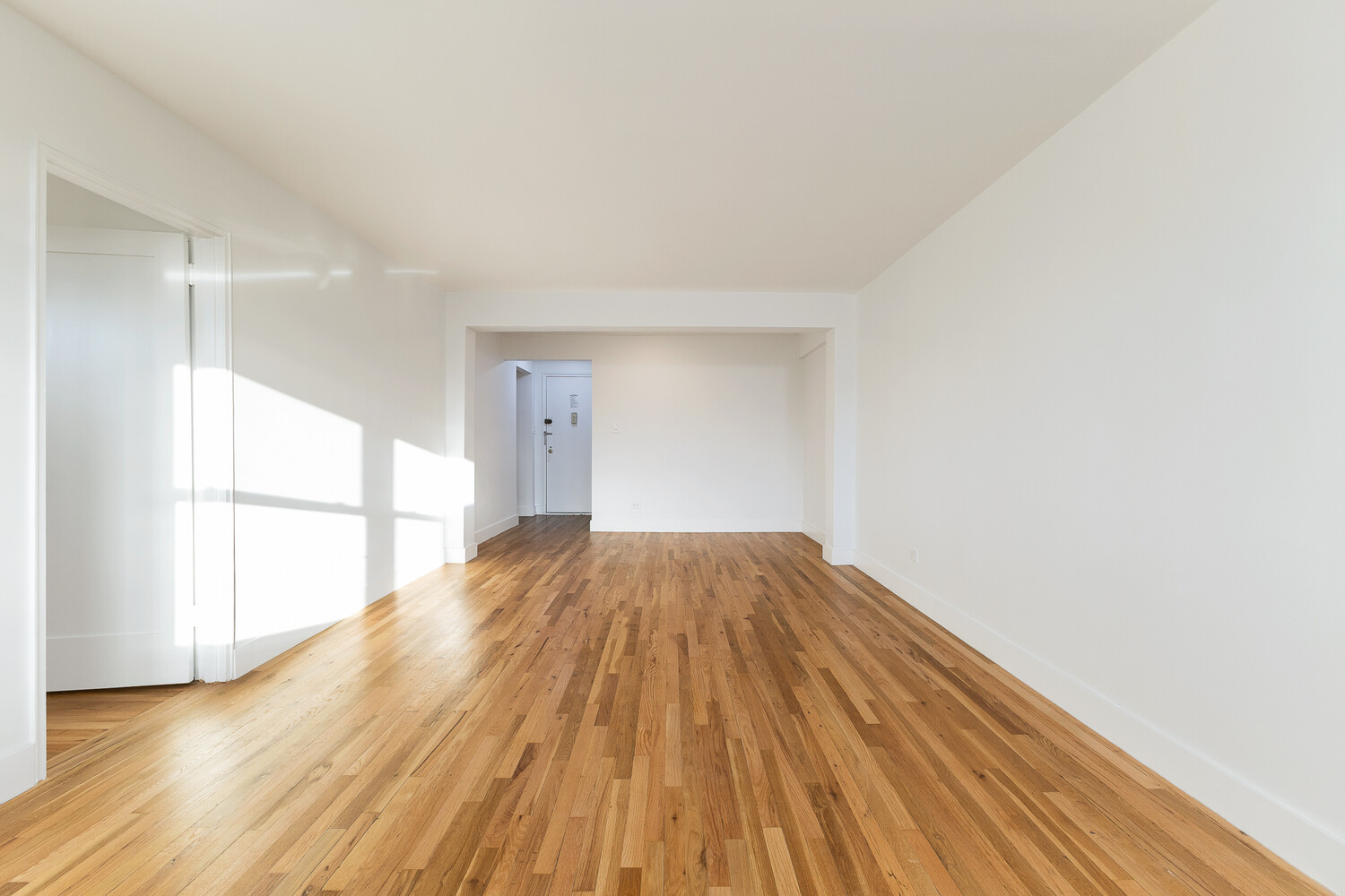 #5 photo, 525 OCEAN Parkway, Kensington , NY 11218