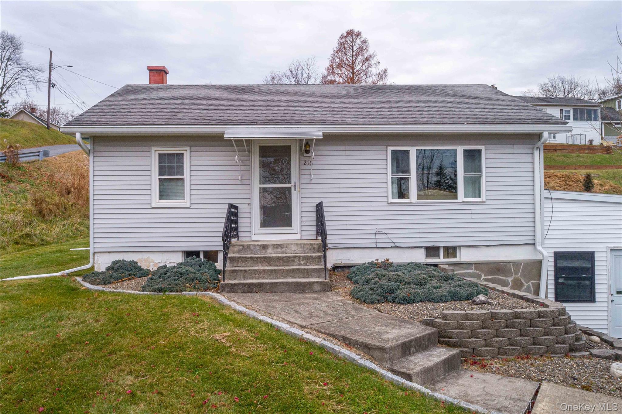 #1 photo, 216 Hoyt Street, 纽约州 Port Ewen , NY 12466