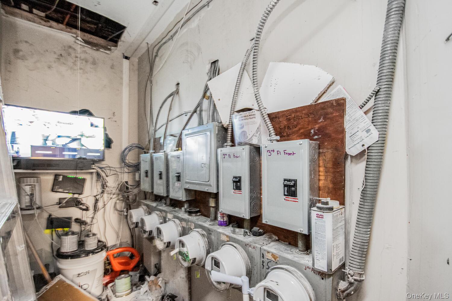 #12 photo, 965 E 226th Street, Bronx , NY 10466