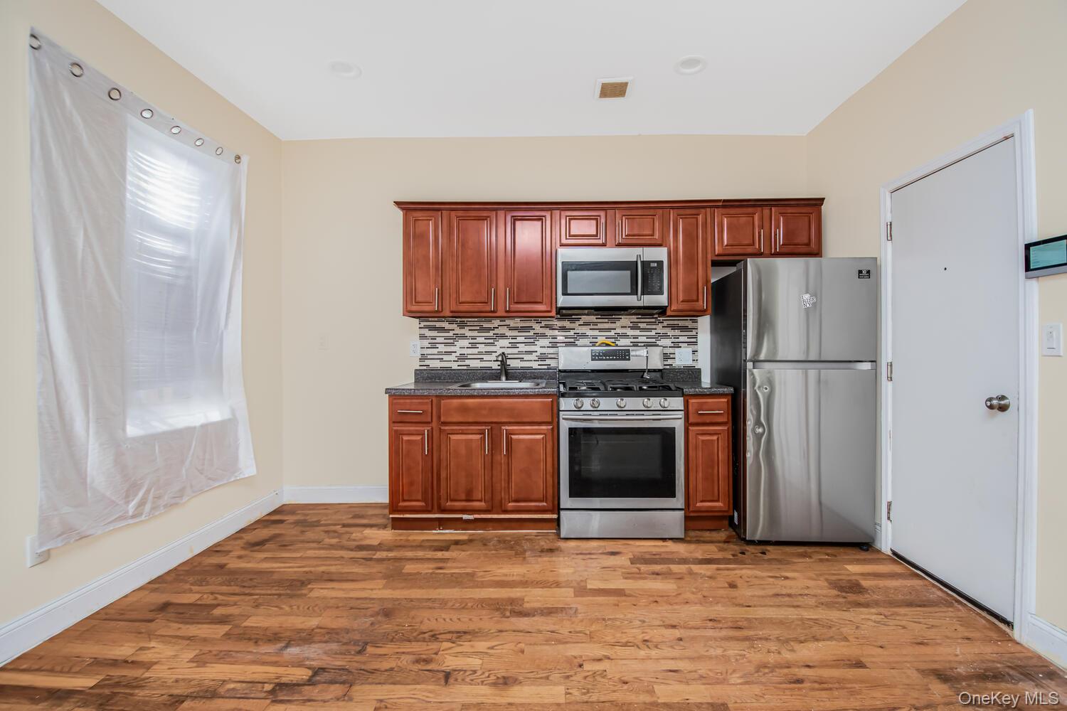 #7 photo, 965 E 226th Street, 브롱크스 Bronx , NY 10466