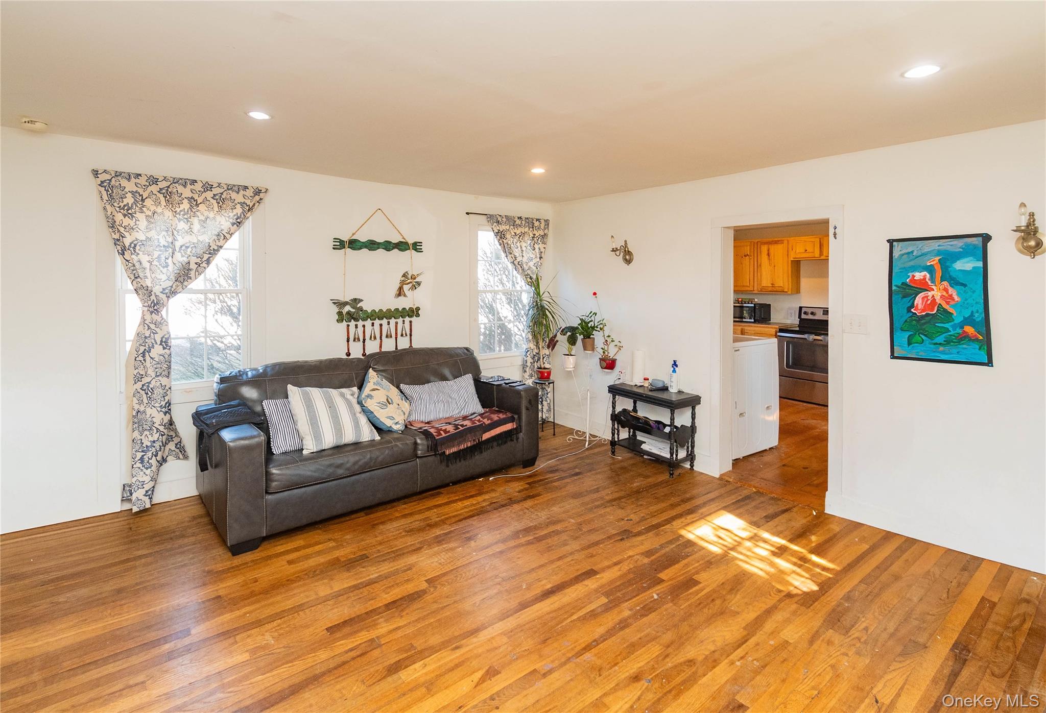 #8 photo, 147 Broadway, 纽约州 Port Ewen , NY 12466