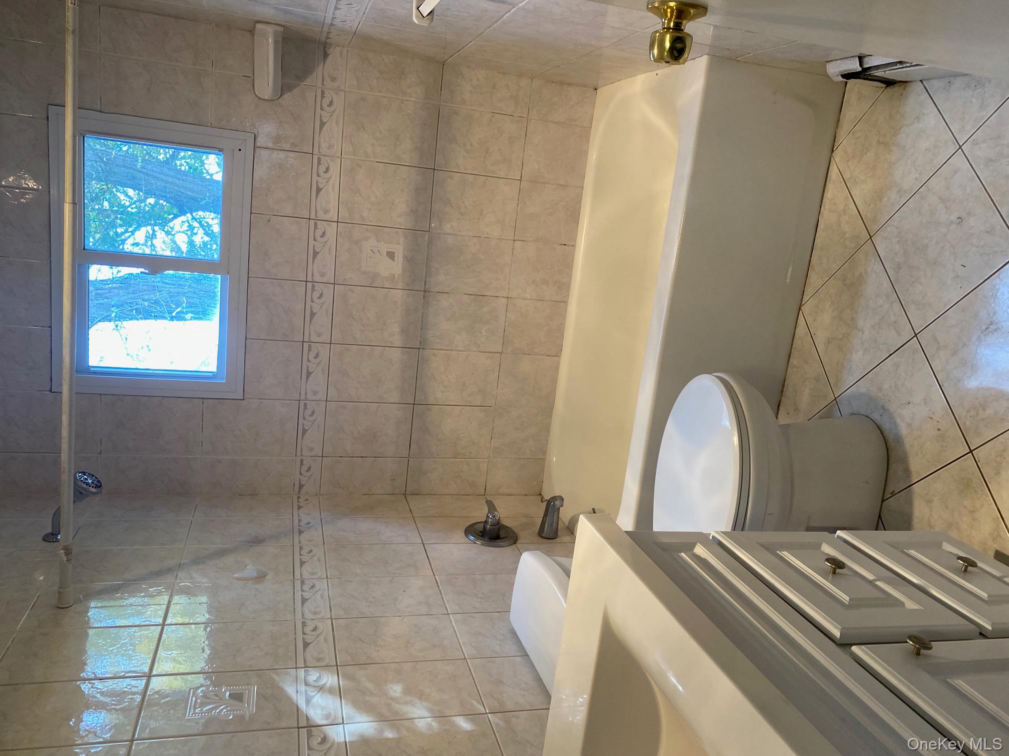 #2 photo, 16 W 18th Street, Huntington Station , NY 11746