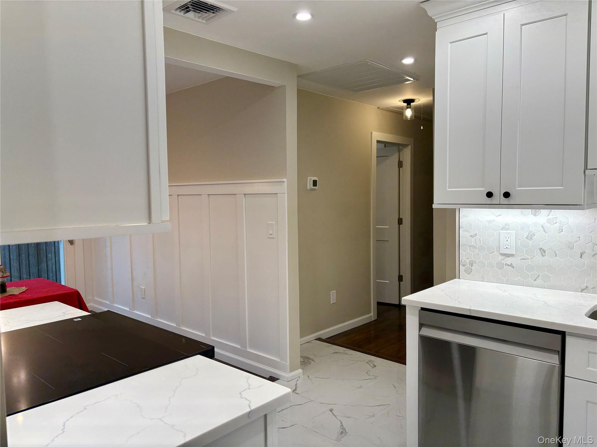 #10 photo, 12 Hampton Road, 东长岛 Sound Beach , NY 11789