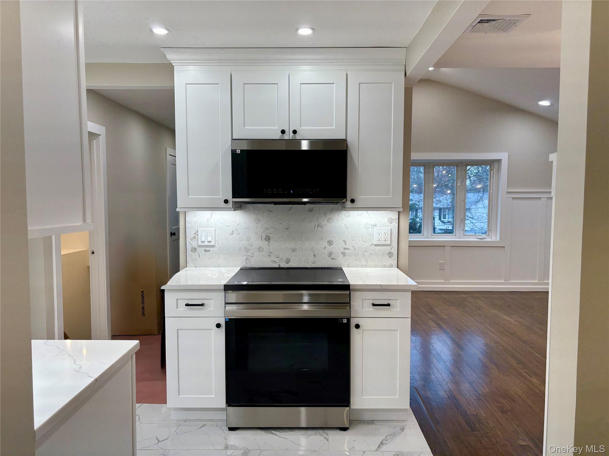 #4 photo, 12 Hampton Road, 东长岛 Sound Beach , NY 11789