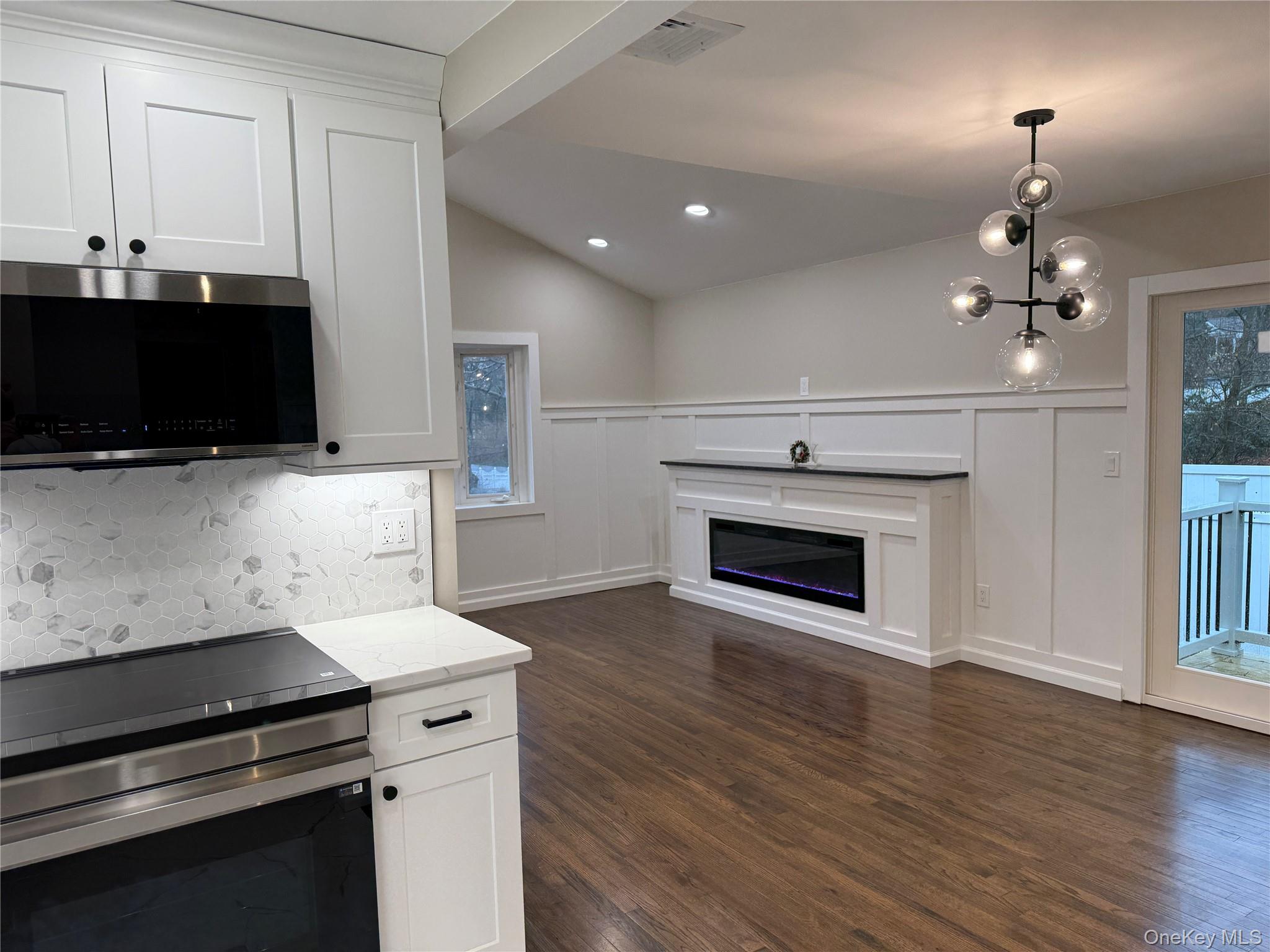 #8 photo, 12 Hampton Road, 东长岛 Sound Beach , NY 11789