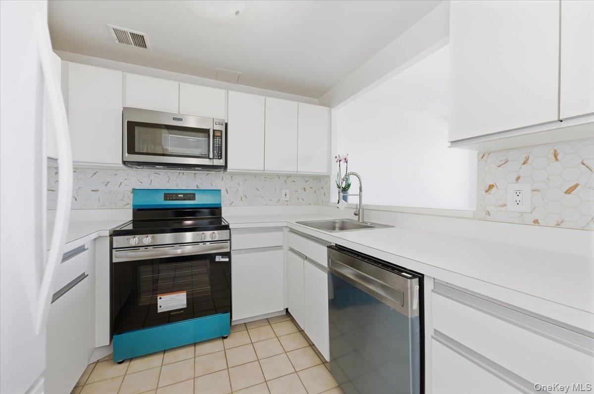 #3 photo, 100 W Broadway, Long Beach , NY 11561