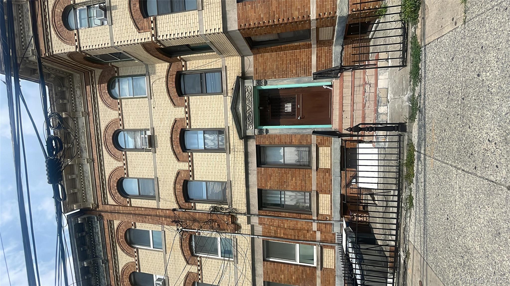 #2 photo, 1881 Putnam Avenue, 뉴욕퀸즈 Ridgewood , NY 11385