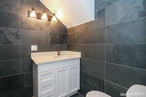 #19 photo, 1415 Old Northern Boulevard, Roslyn , NY 11576