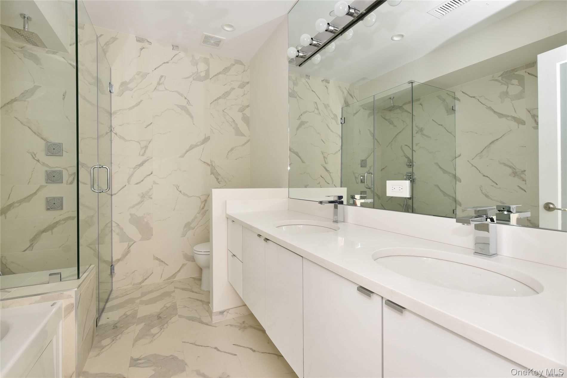 #10 photo, 1415 Old Northern Boulevard, מחוז נסאו Roslyn , NY 11576