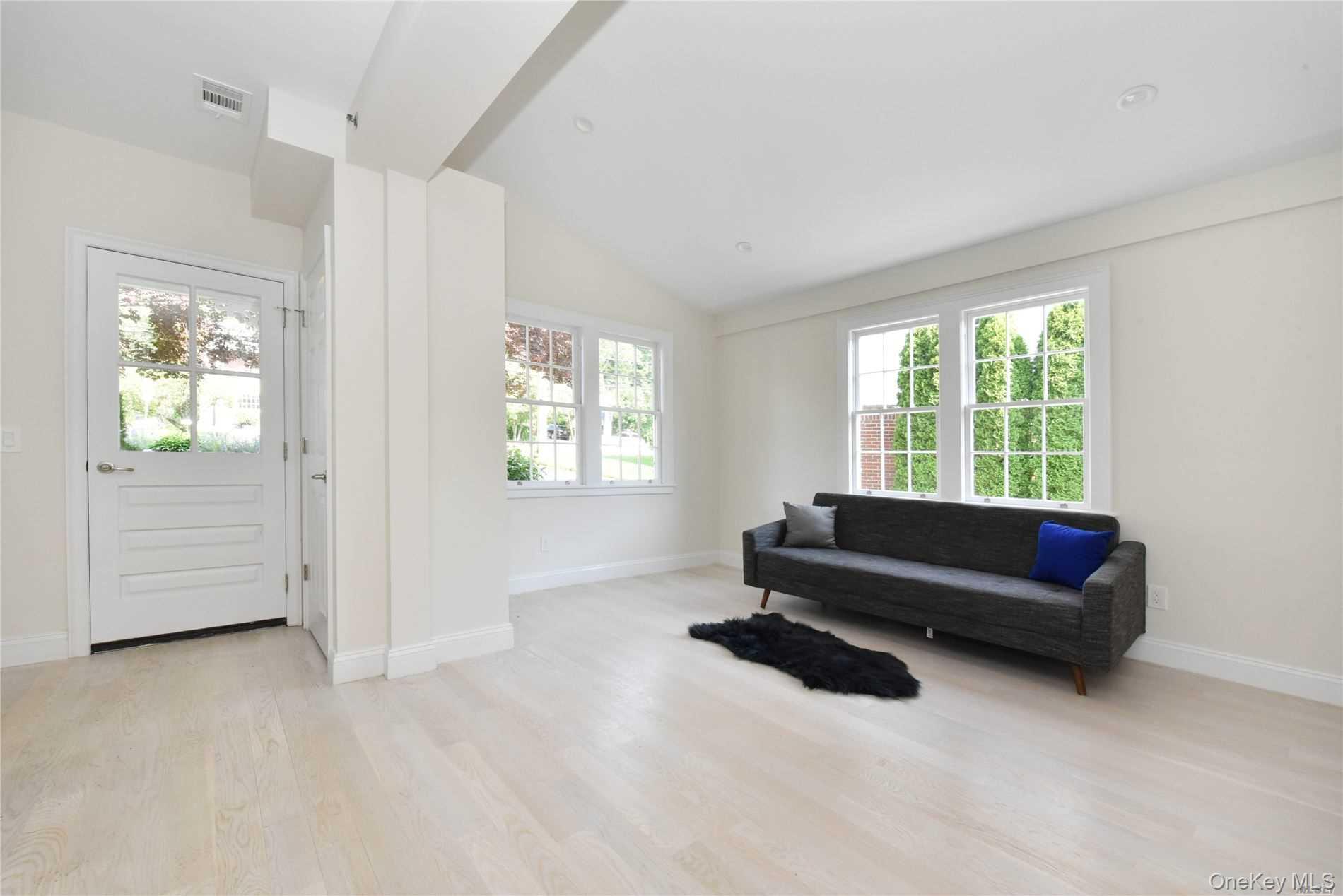 #5 photo, 1415 Old Northern Boulevard, מחוז נסאו Roslyn , NY 11576